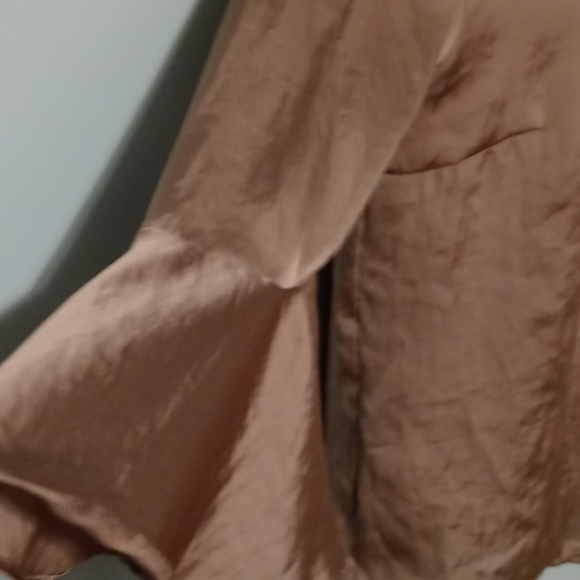 By & By Blouse Brown NWT Ties at Back Neck Size‎ Small Ruffle/Bell Sleeves - Picture 3 of 14